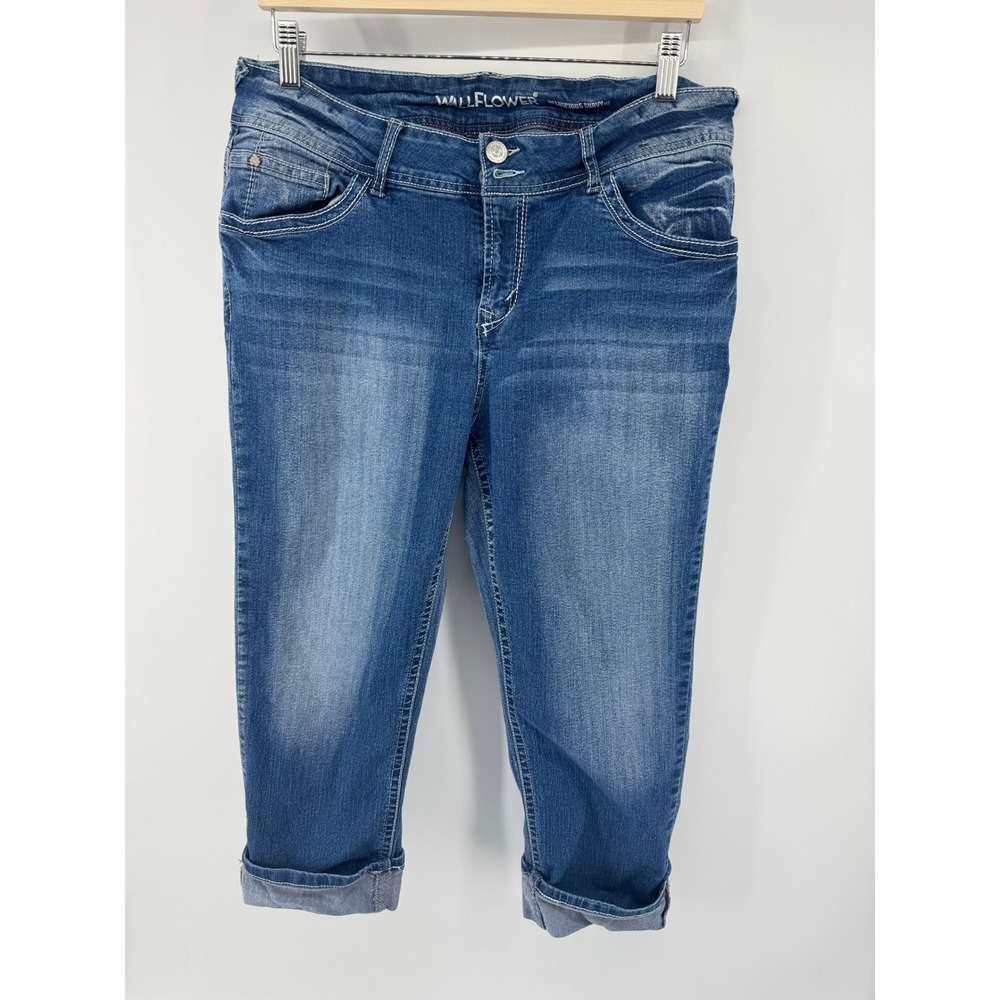 WallFlower Luscious Curvy Fit Capri Jeans Size 17 Medium Wash Cropped Denim